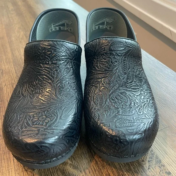 Dansko | Shoes | Dansko Xp2 Floral Black Tooled Clog Size 39
